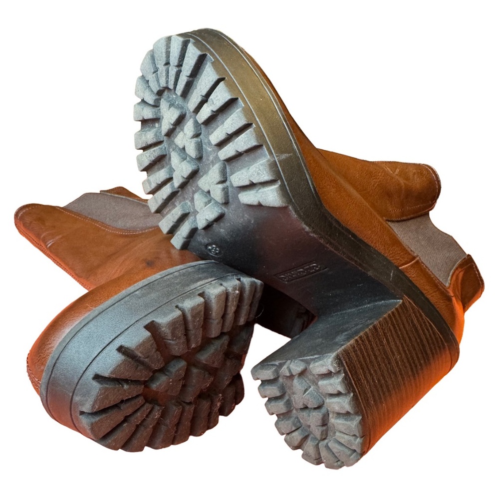 Divided Bootie NWOB - Picture 4 of 7